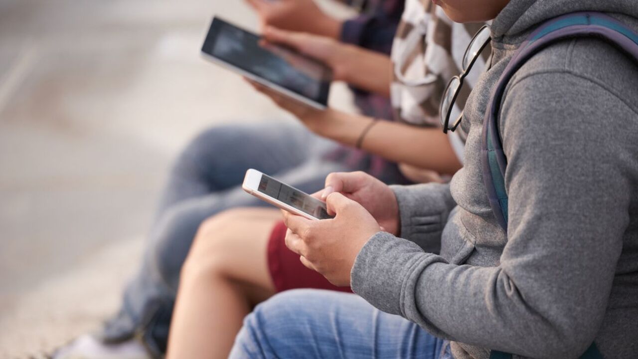Belarusian MP weighs potential social media restrictions for teens